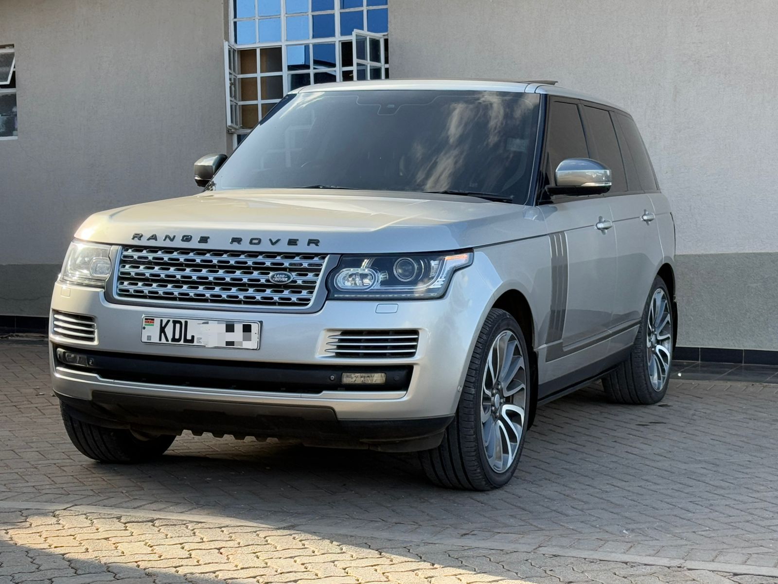 Image of Range Rover Vogue Autobiography YOM - 2015