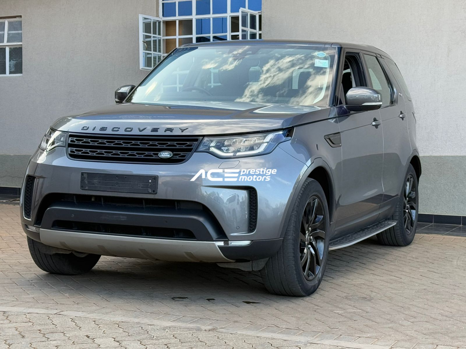 Image of Land Rover Discovery V HSE  YOM - 2017