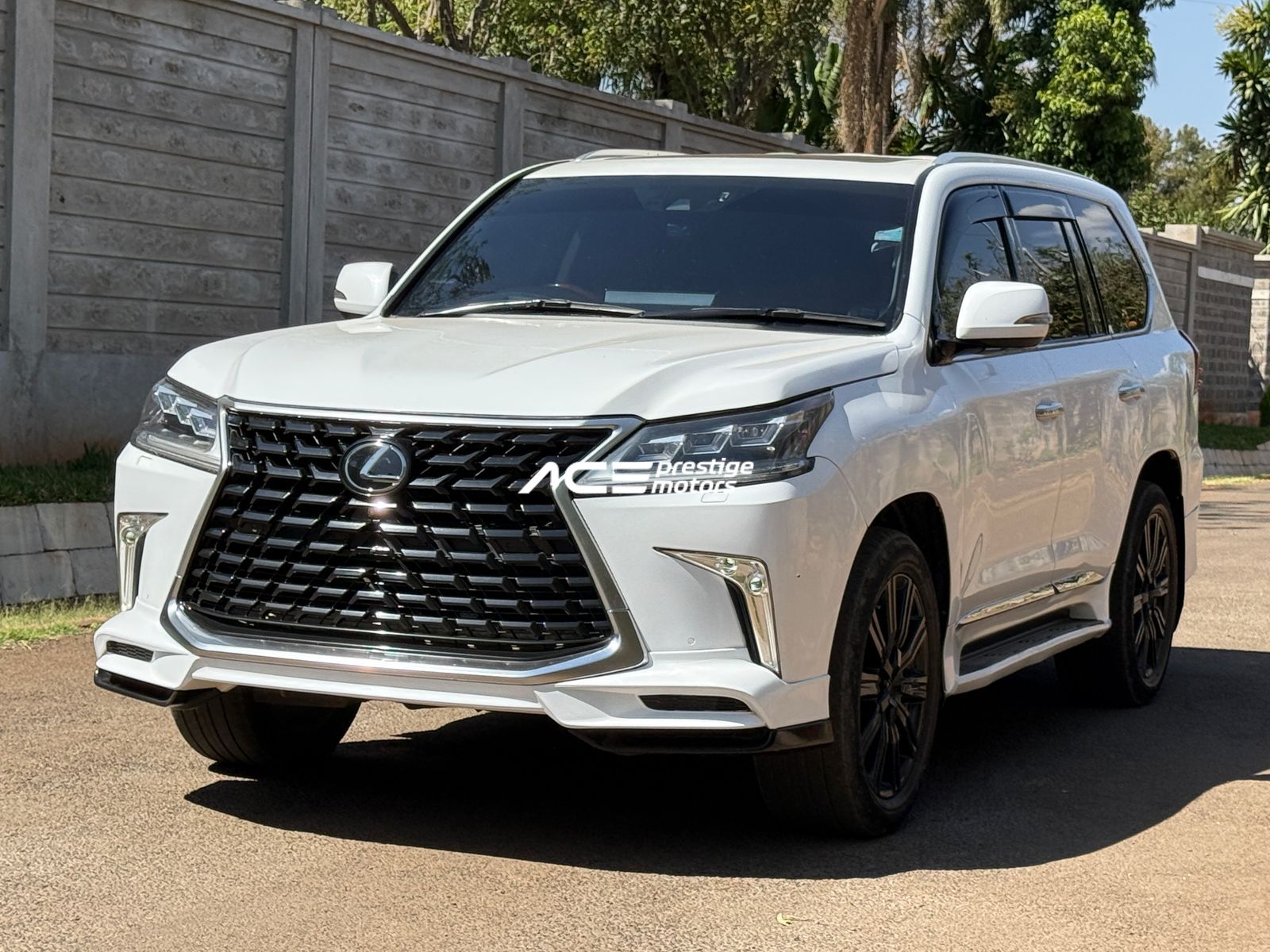 Image of Lexus LX 570 YOM - 2016