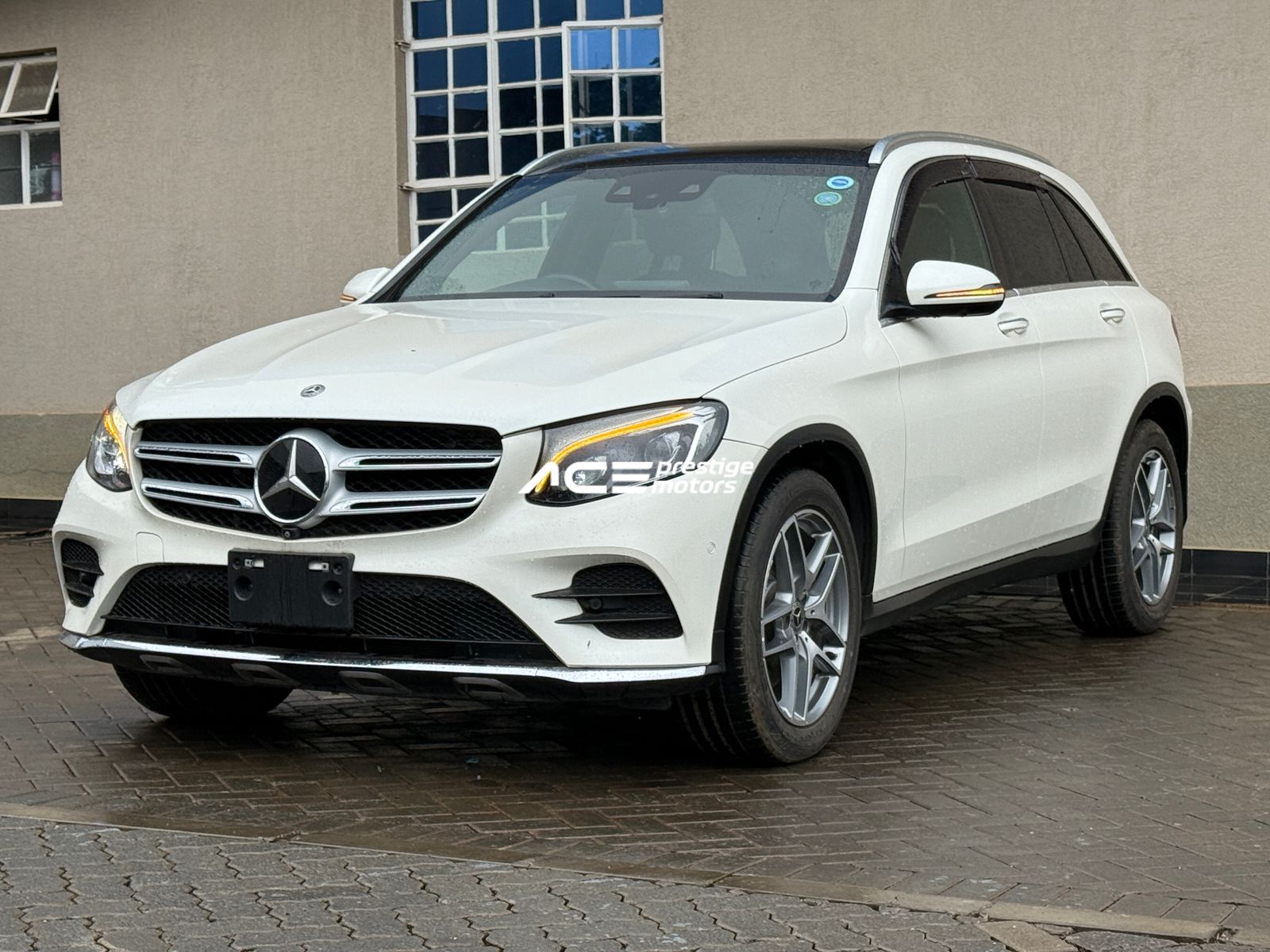 Image of Mercedes Benz GLC 220d YOM - 2017