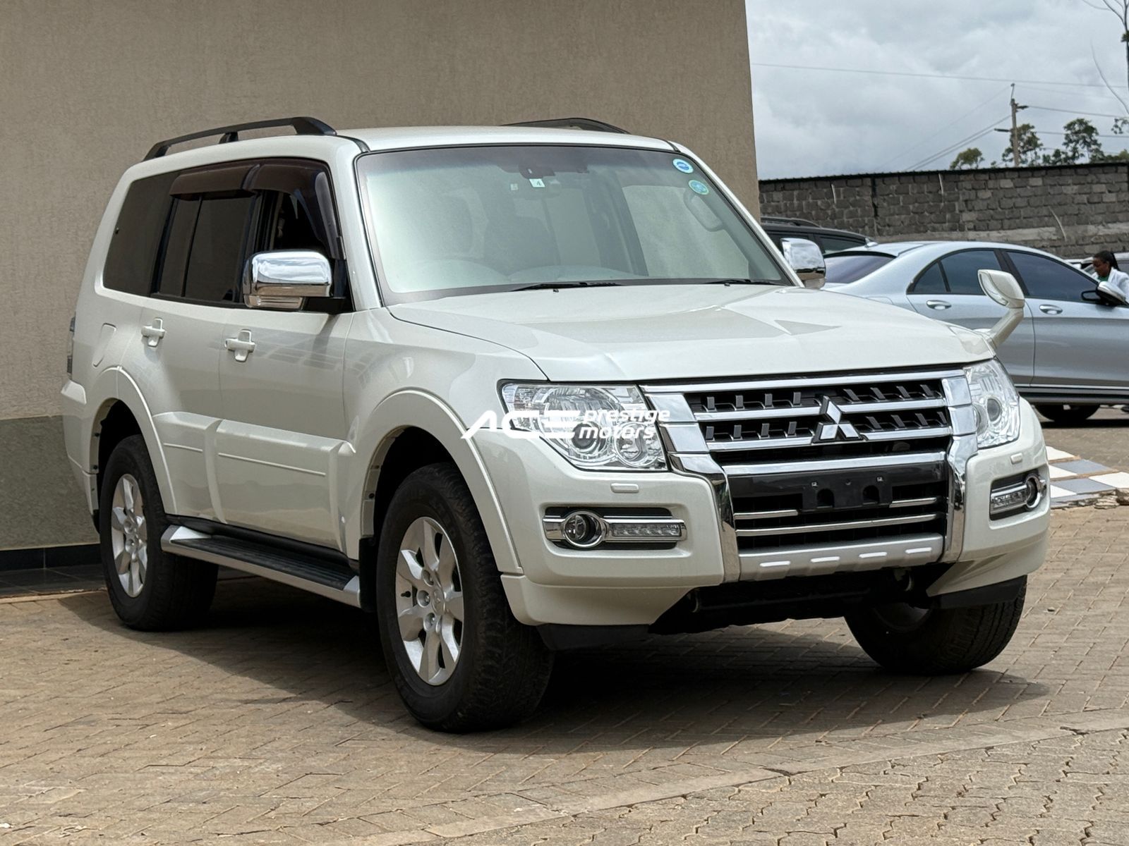 Image of Mitsubishi Pajero YOM - 2018