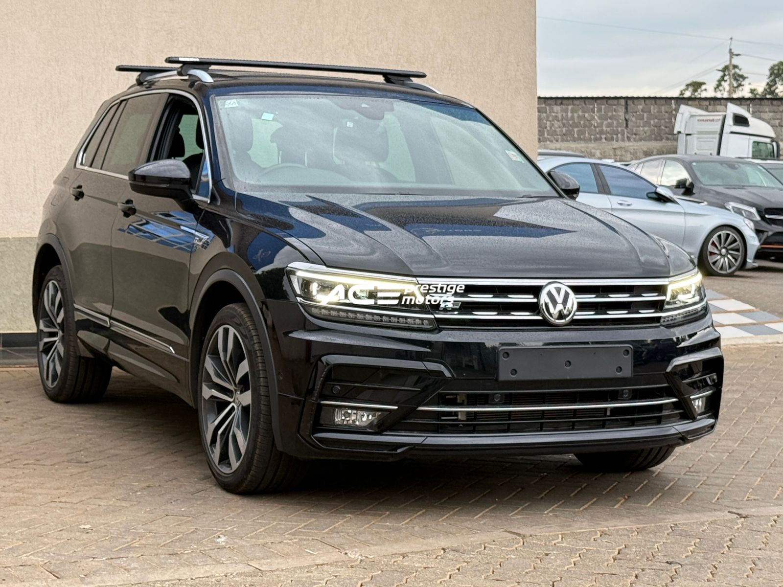 Image of Volkswagen Tiguan R-Line 4MOTION YOM - 2020