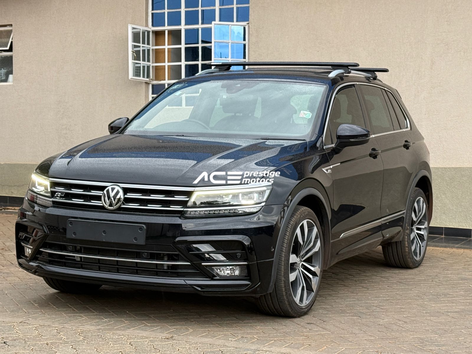 Image of Volkswagen Tiguan R-Line 4MOTION YOM - 2020
