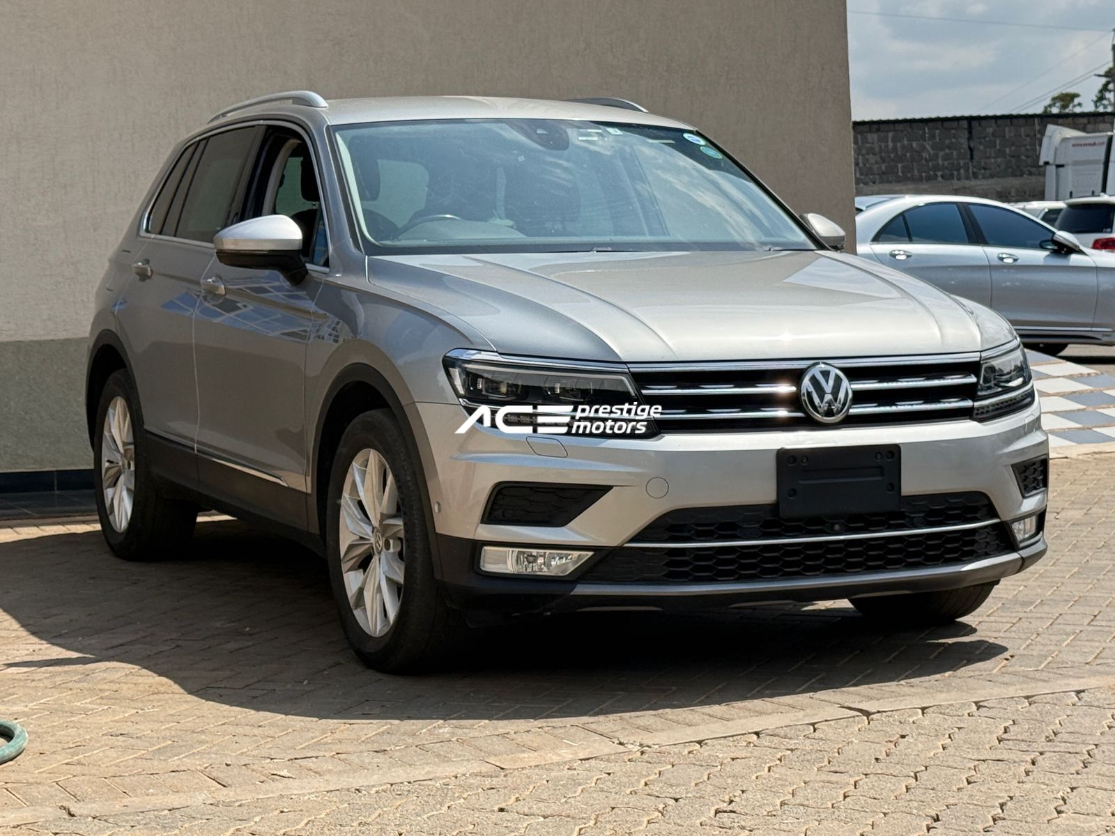 Image of Volkswagen Tiguan YOM - 2017