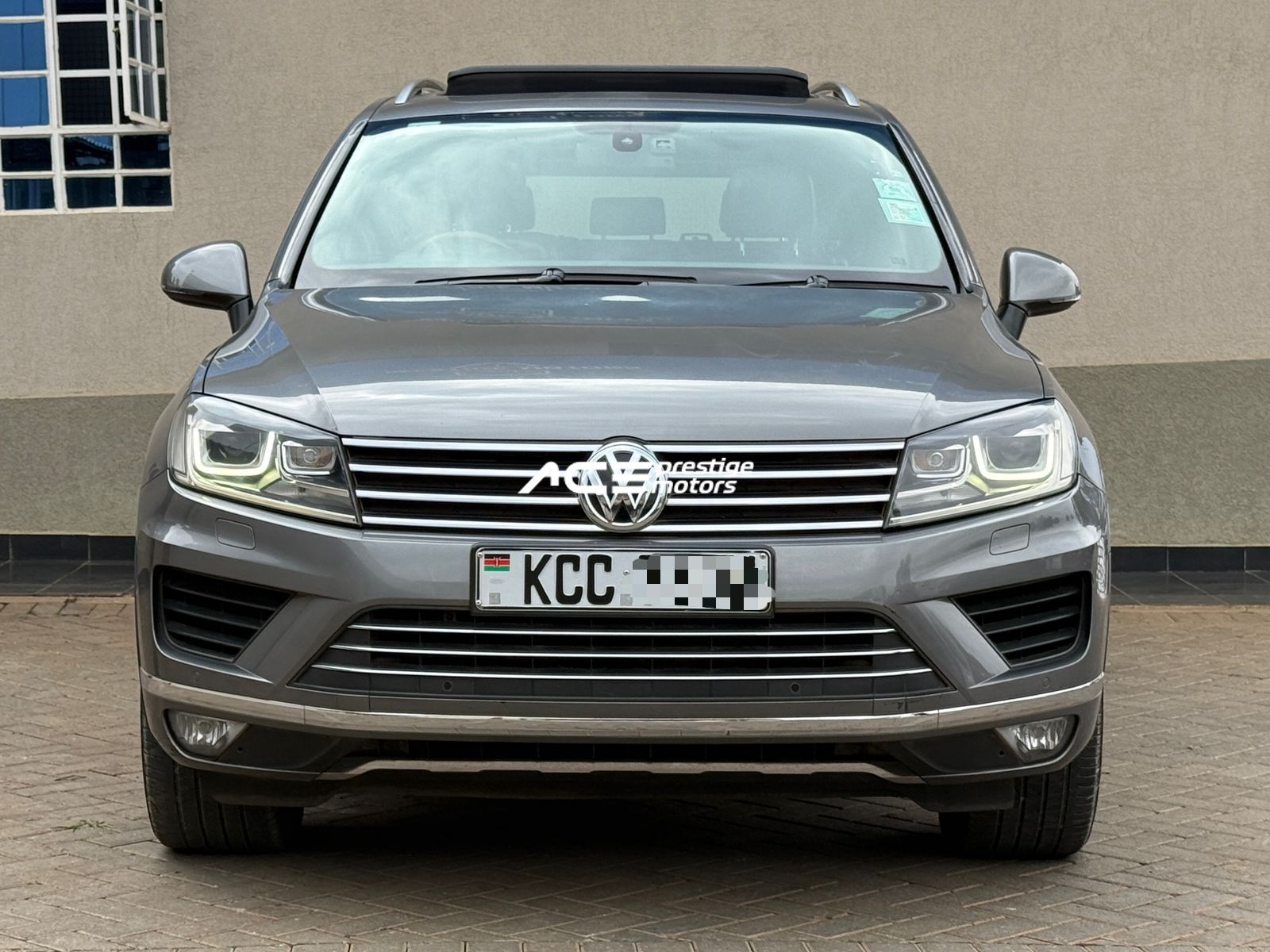 Image of Volkswagen Touareg YOM - 2015