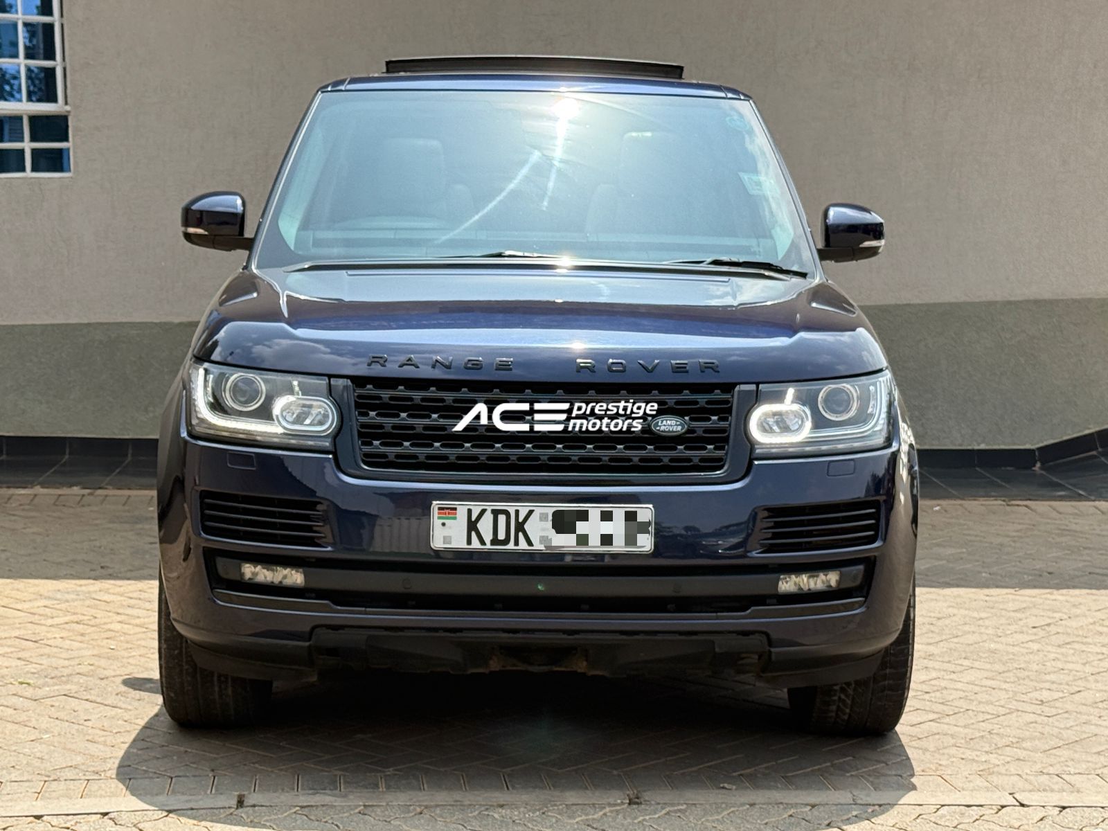 Image of Range Rover Vogue YOM - 2015