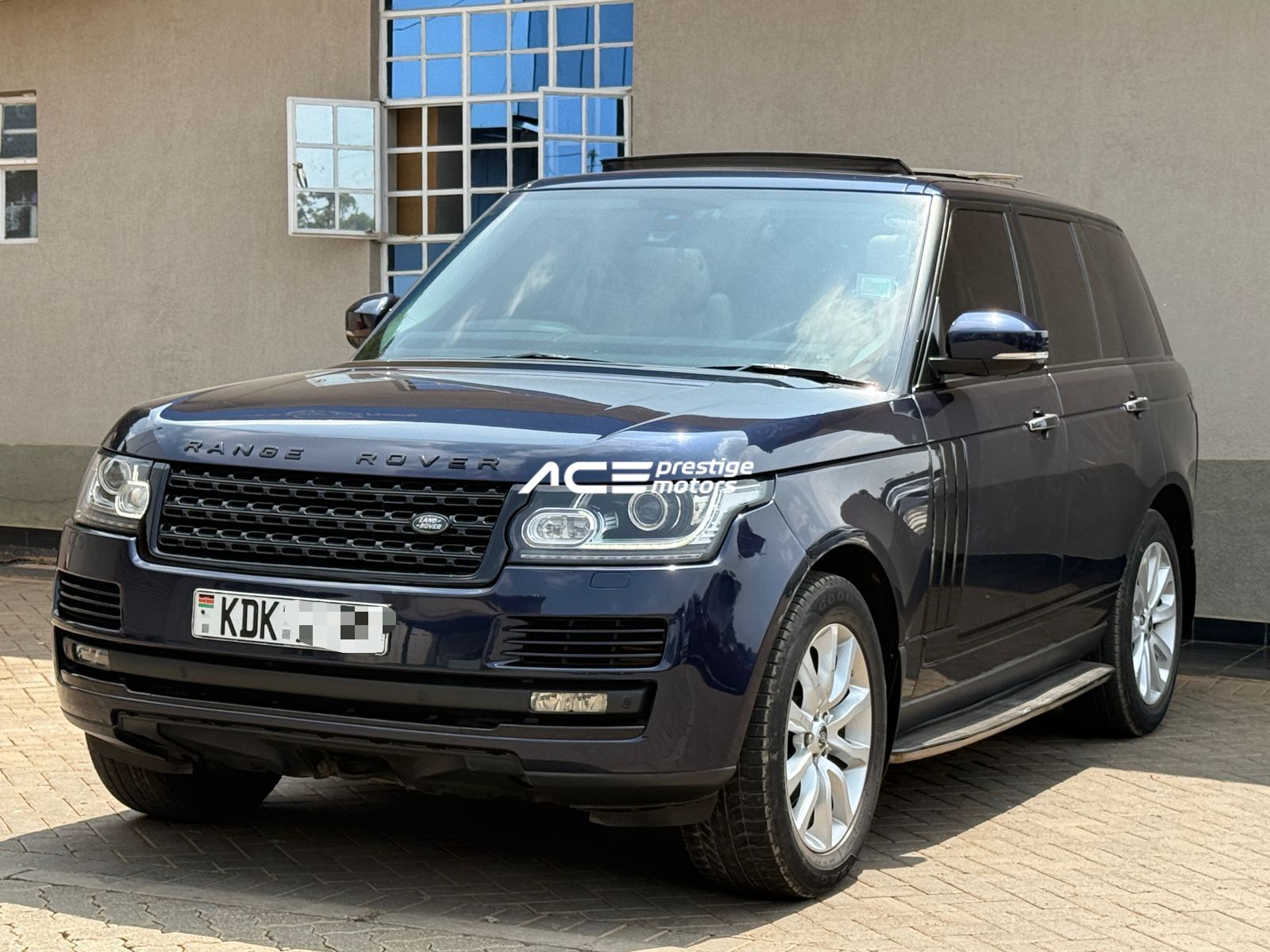 Image of Range Rover Vogue YOM - 2015