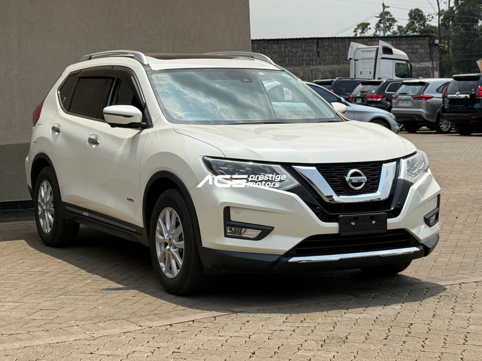 Image of Nissan X-Trail Hybrid/Panoramic sunroof YOM - 2018