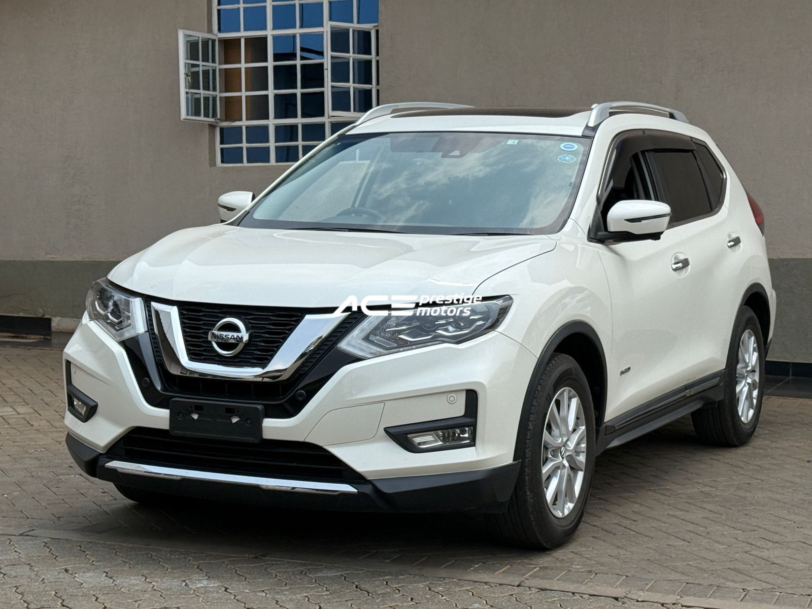 Image of Nissan X-Trail Hybrid/Panoramic sunroof YOM - 2018