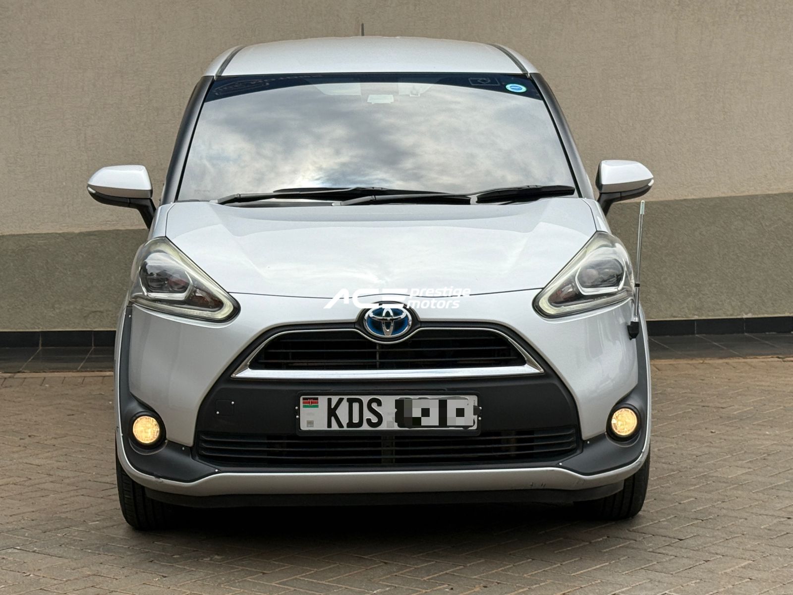 Image of Toyota Sienta Hybrid YOM - 2017