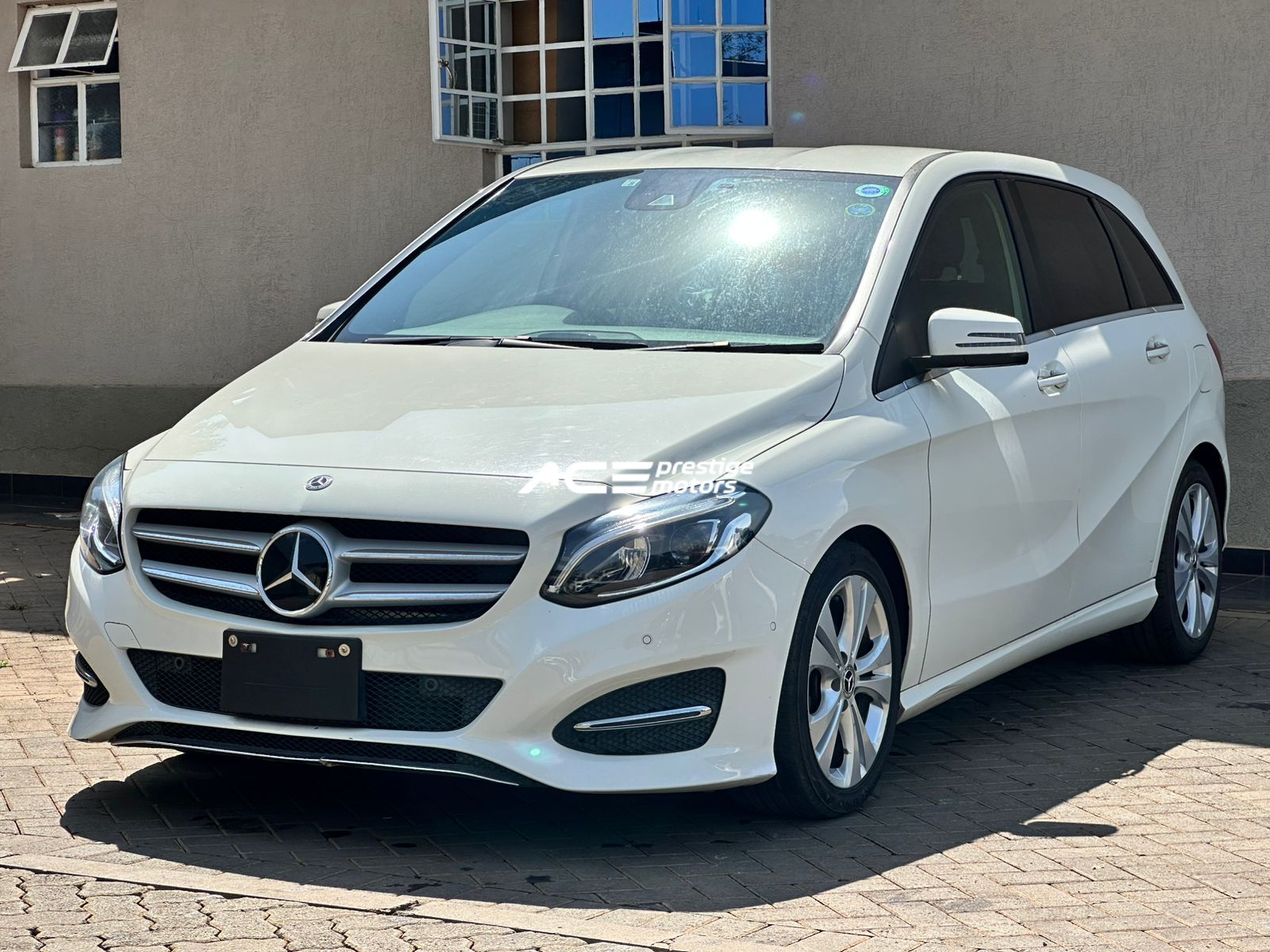 Image of Mercedes-Benz B180 YOM - 2018