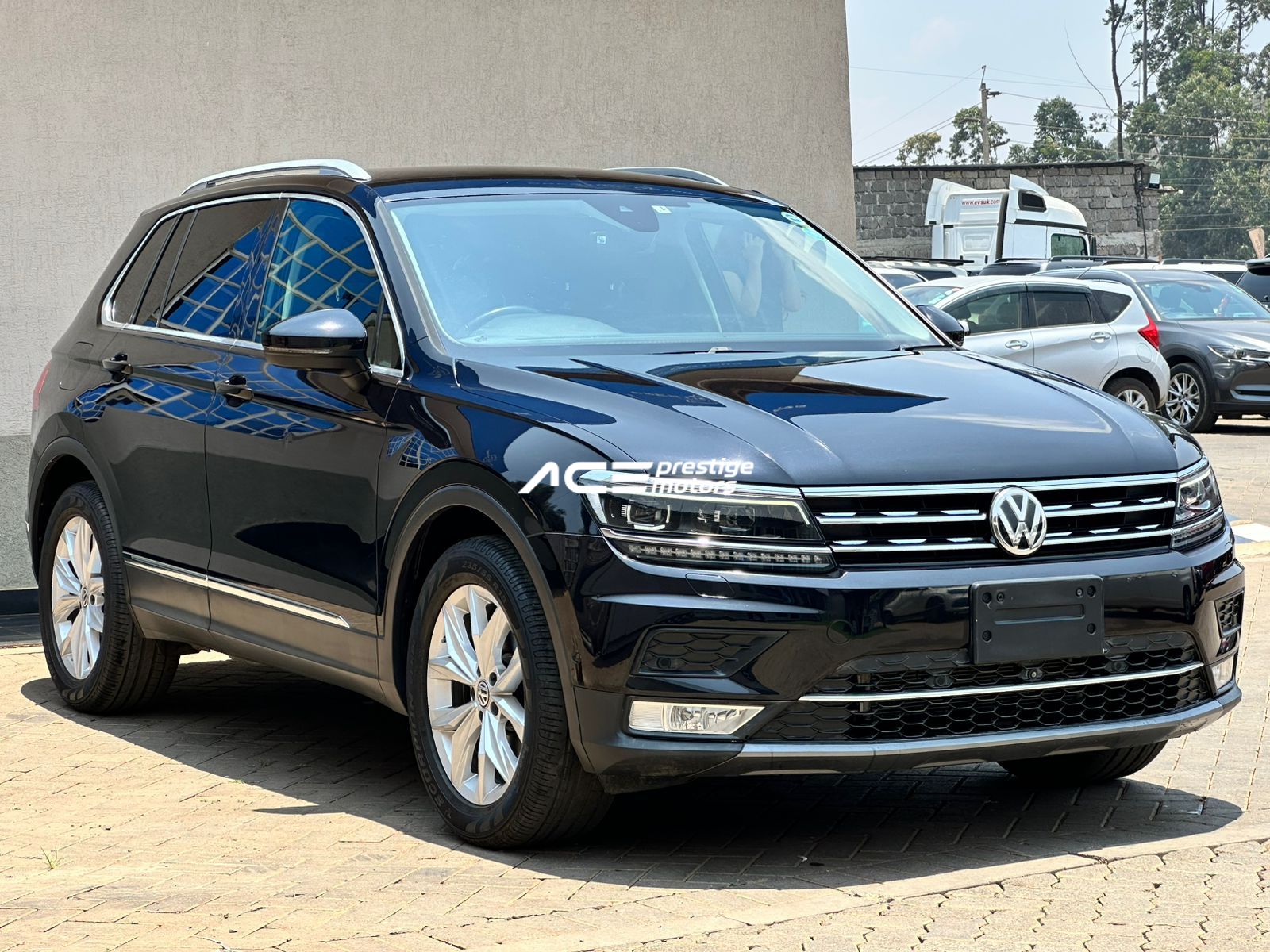 Image of Volkswagen Tiguan YOM - 2017