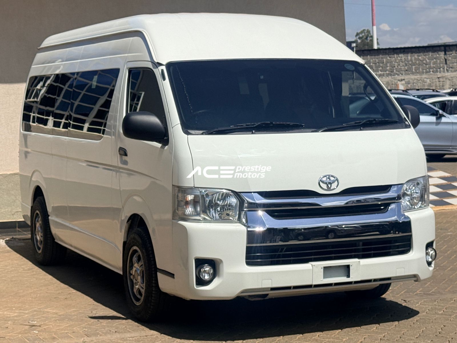 Toyota Hiace Commuter