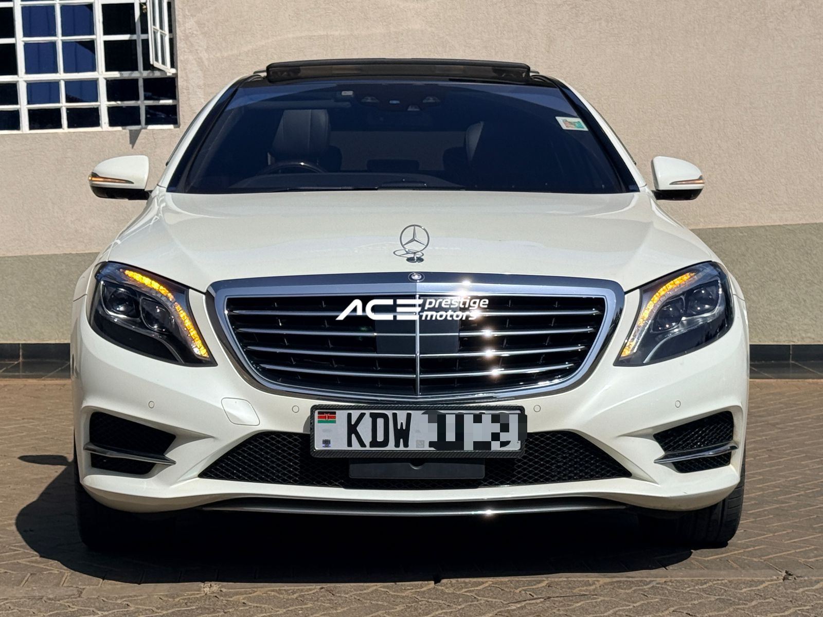 Image of Mercedes‑Benz S550 Long Wheelbase YOM - 2017