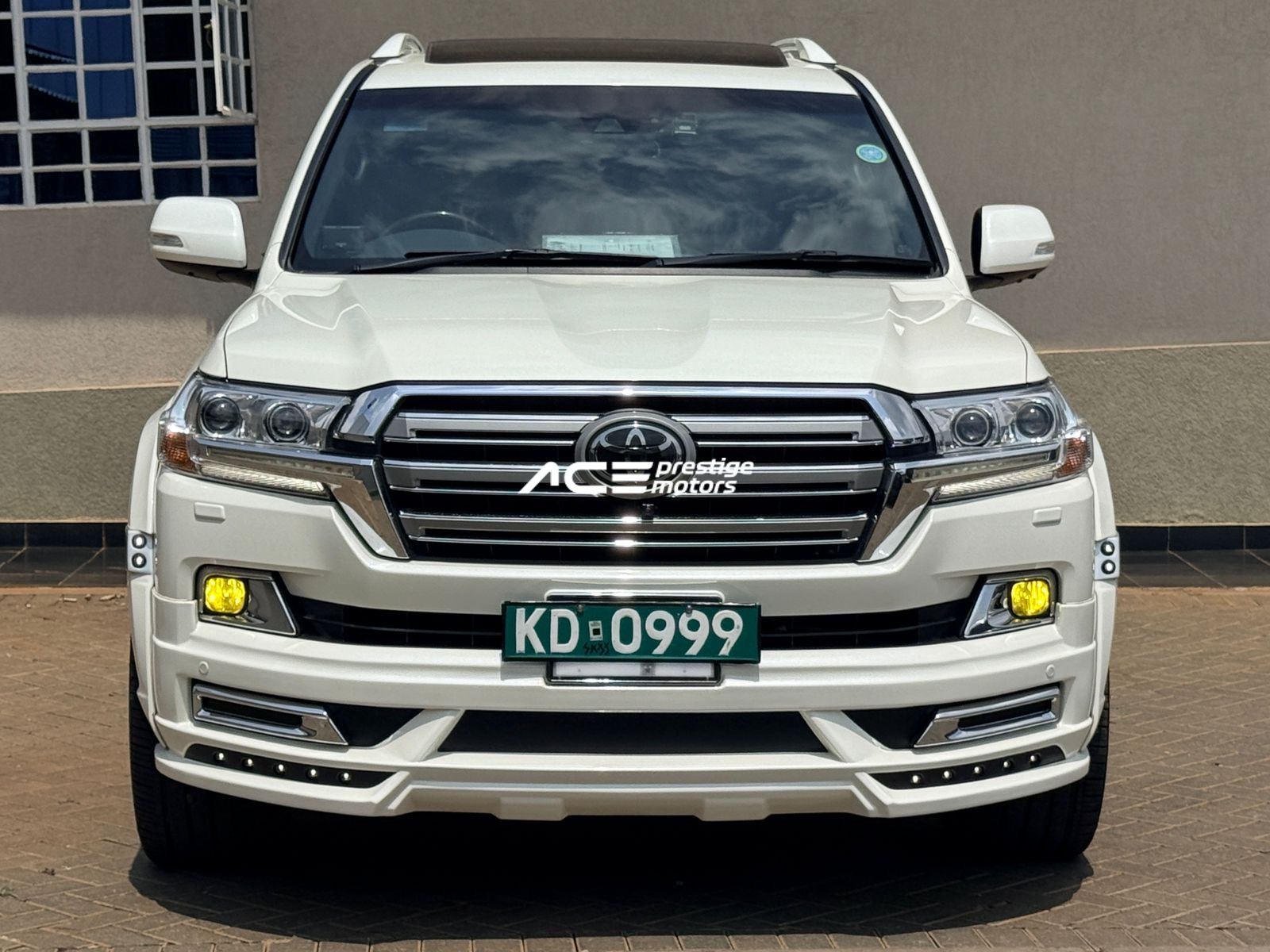 Image of Toyota Land Cruiser LC200 ZX Wald Kitted YOM - 2020