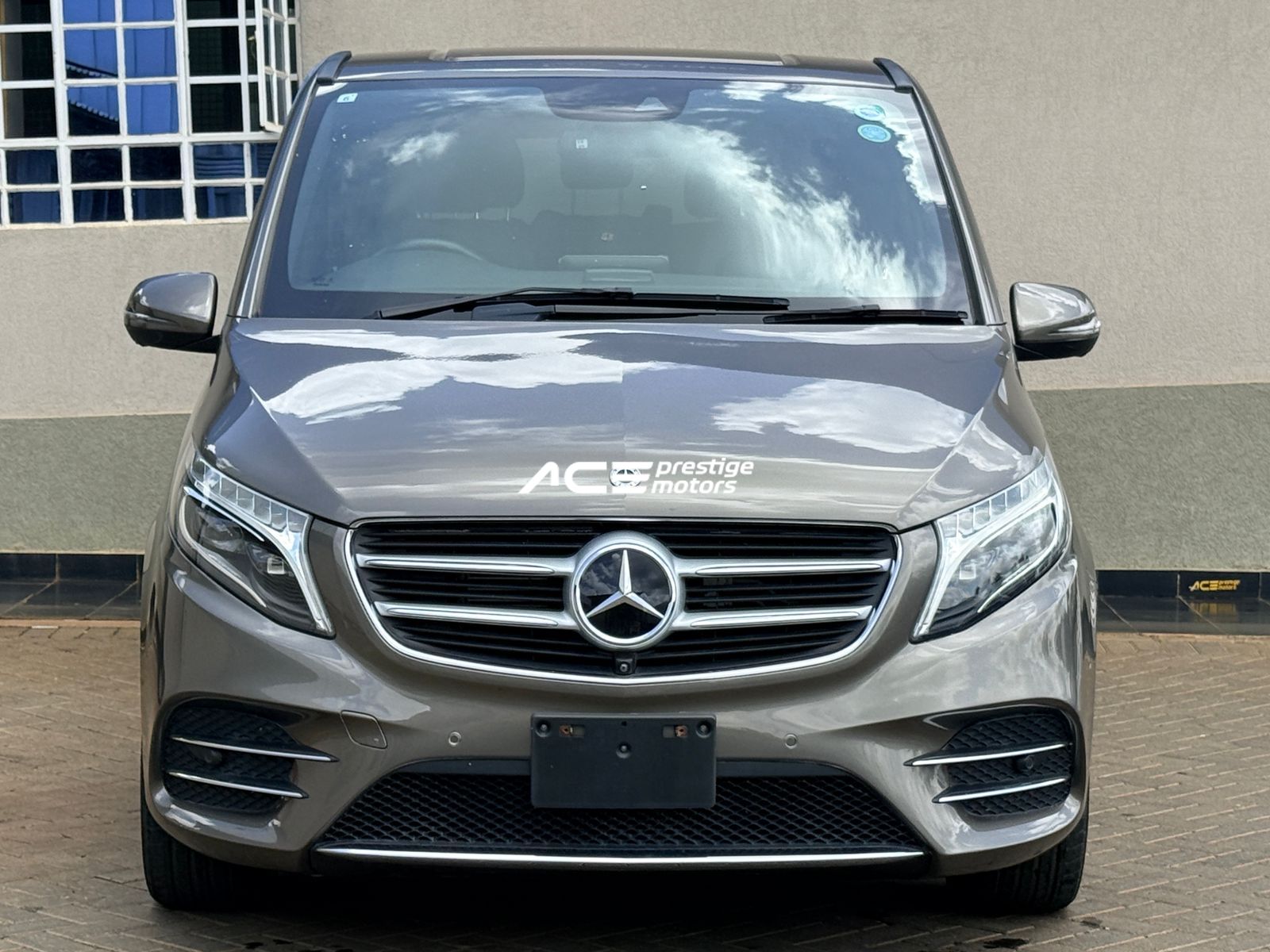Image of Mercedes V220d YOM - 2019