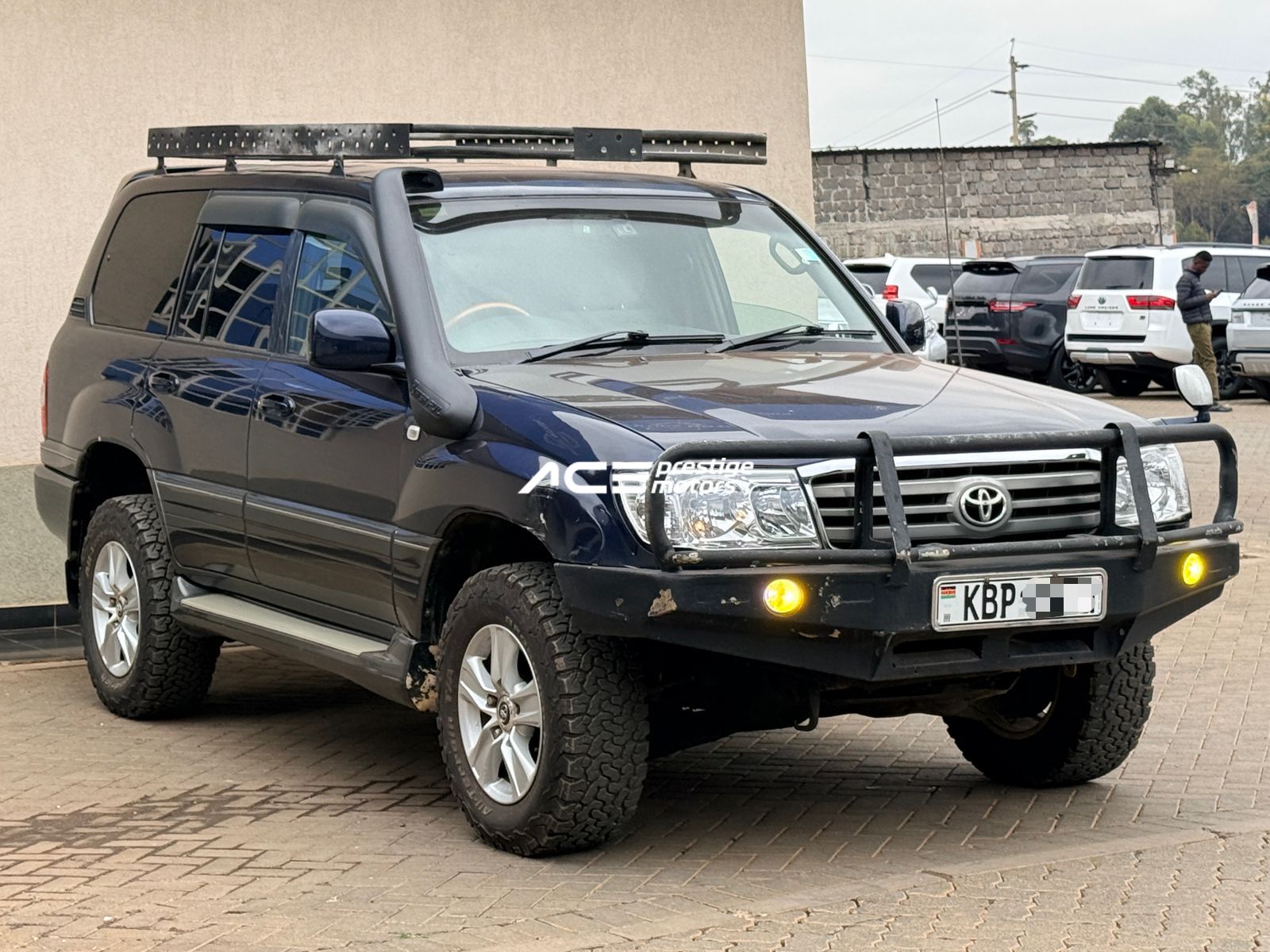 Toyota Land Cruiser VX V8