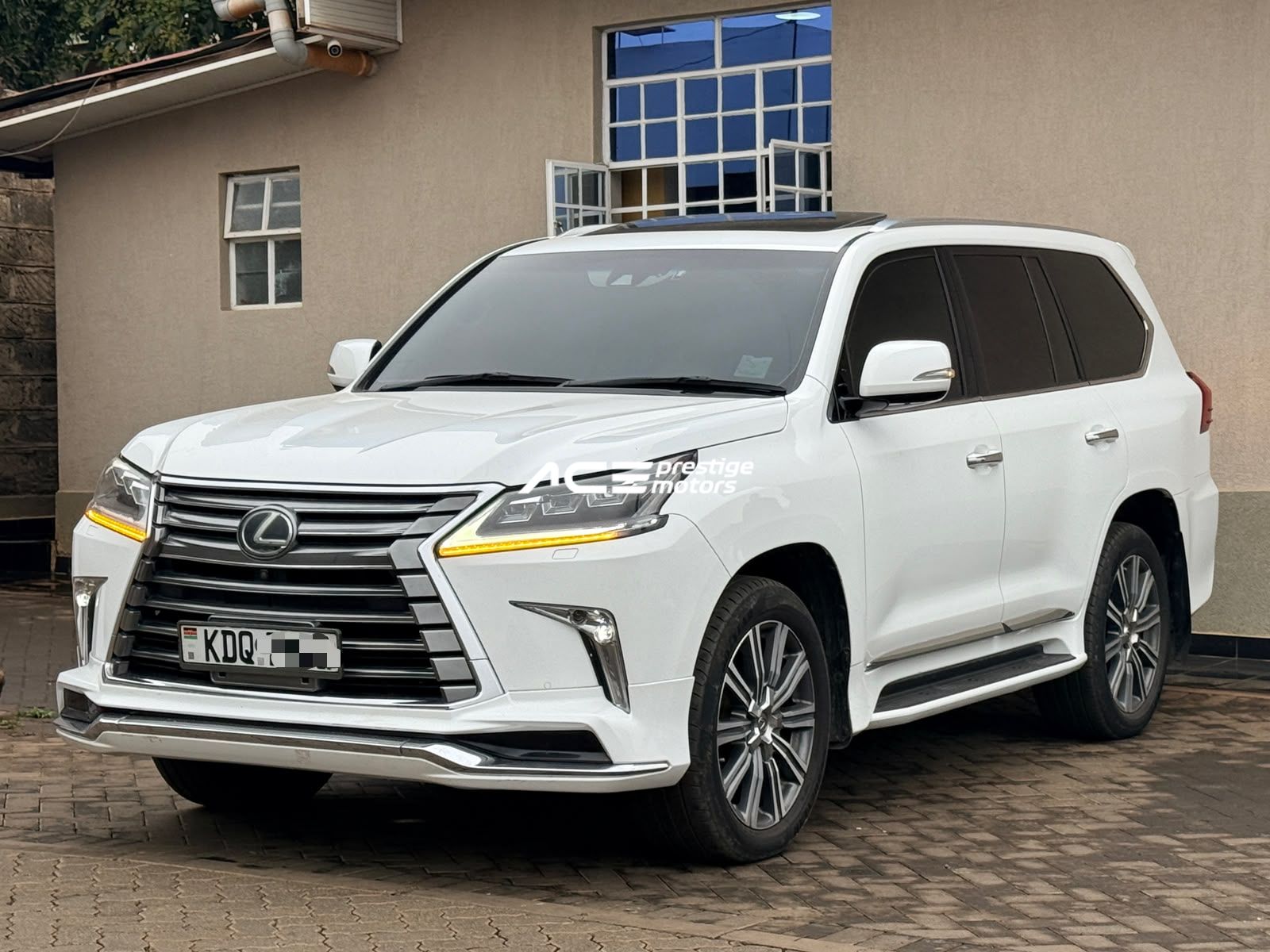 Image of Lexus LX570 YOM - 2017