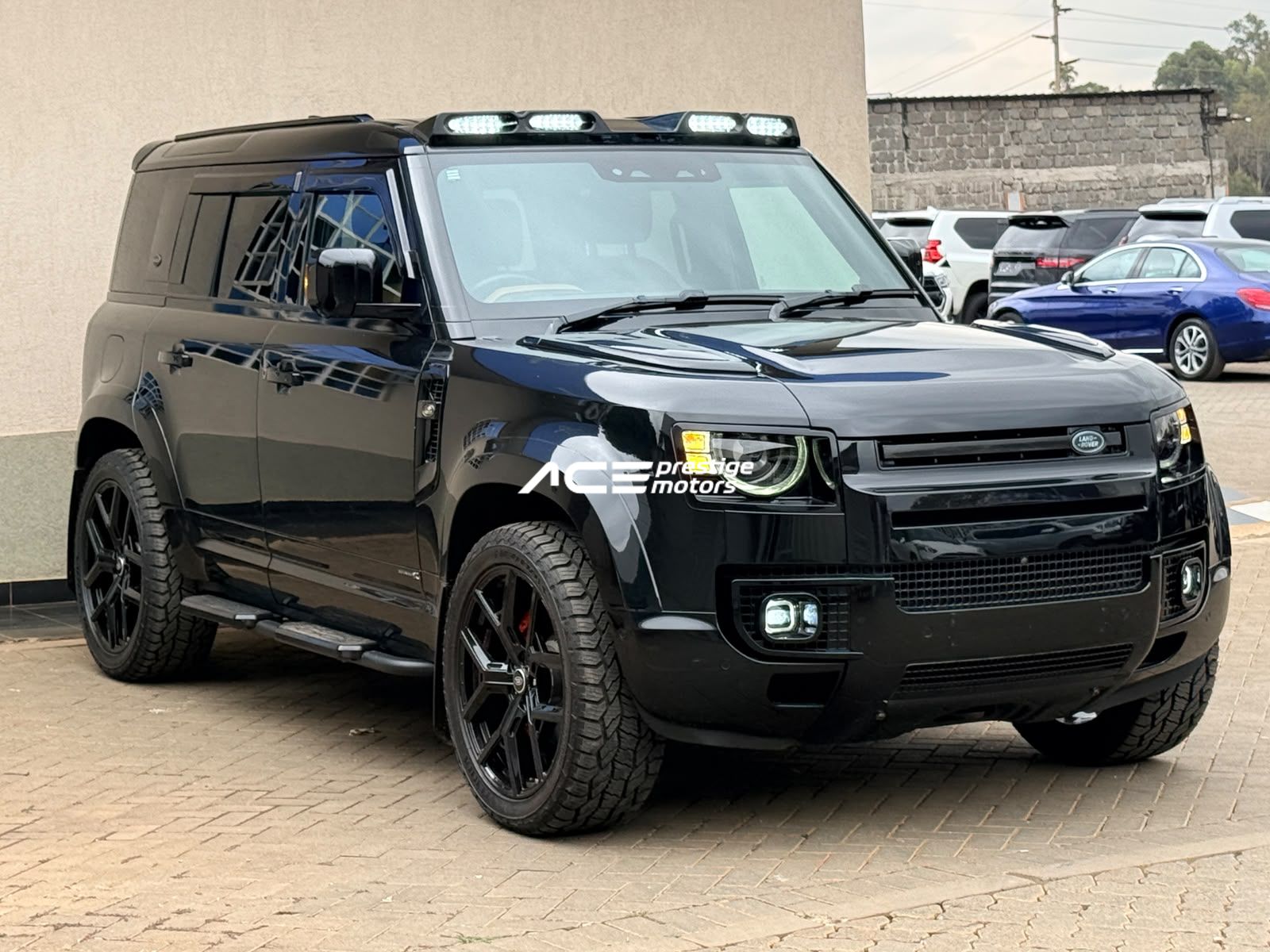  Land Rover Defender 110
