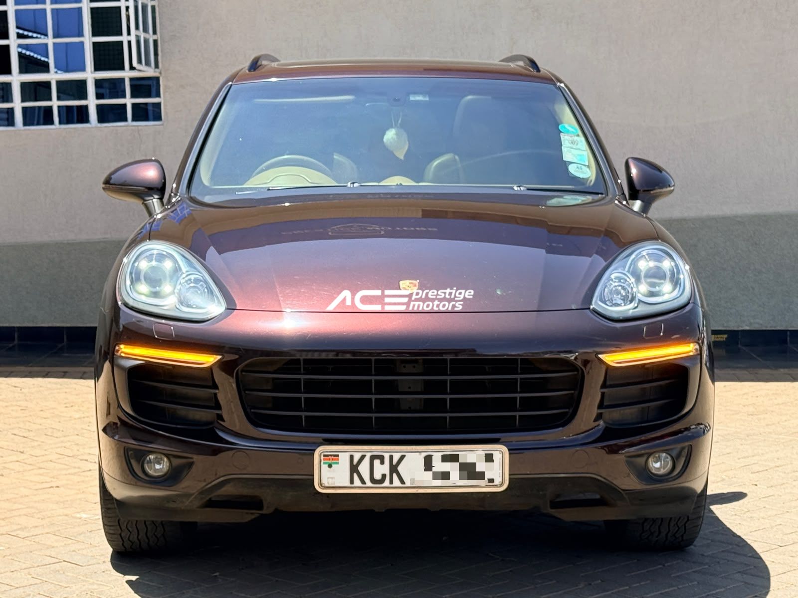 Image of Porsche Cayenne Platinum Edition YOM - 2016