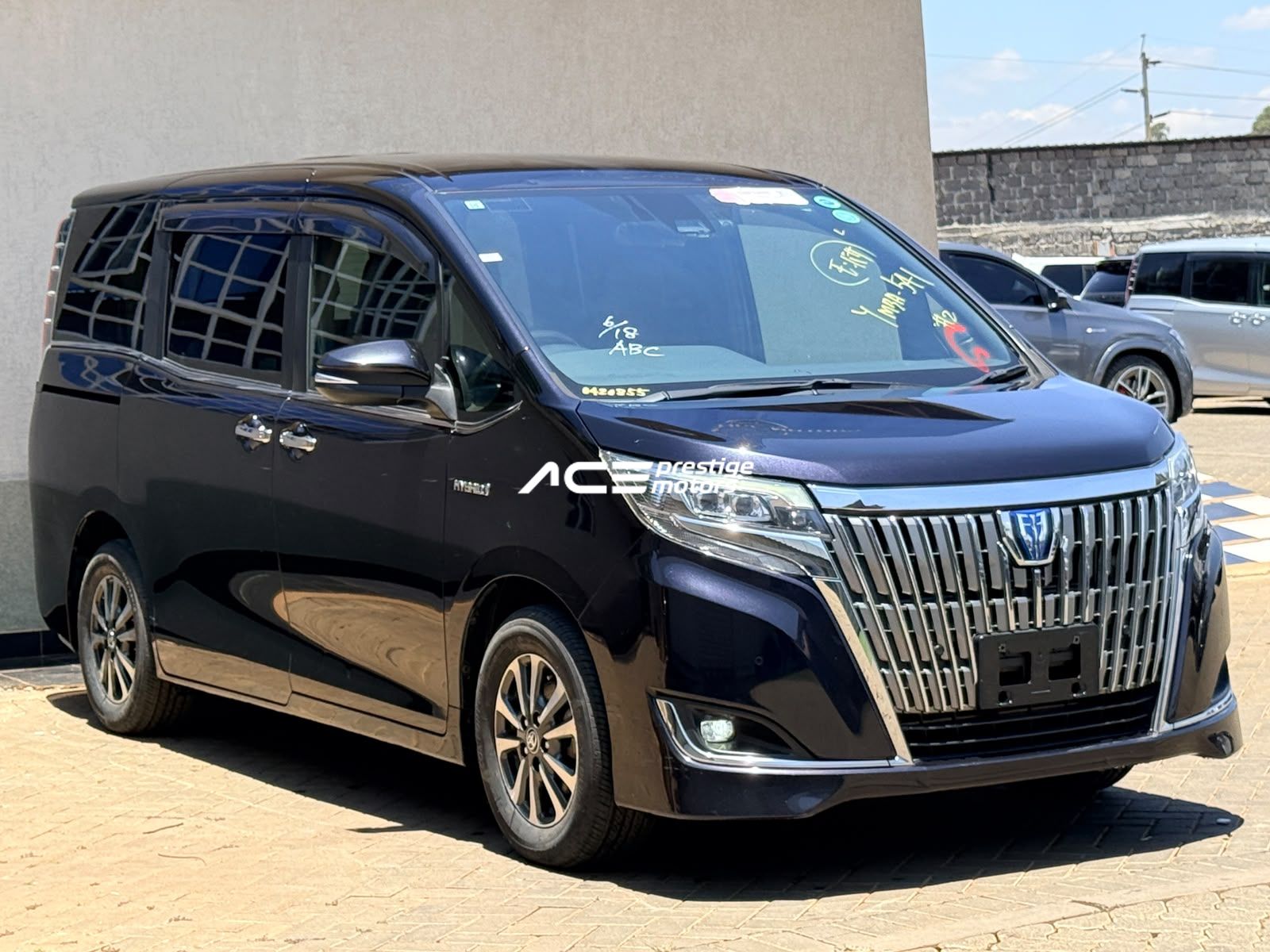 Toyota Esquire Hybrid